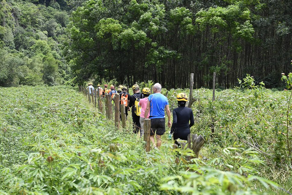 Cha Loi Cave jungle trekking adventure in Quang Tri