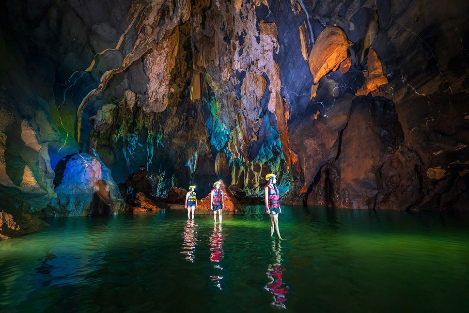 Explore the Dark Cave 
